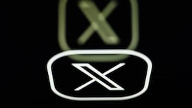 Esta fotografía muestra el logotipo de la plataforma estadounidense de redes sociales X, anteriormente conocida como Twitter.