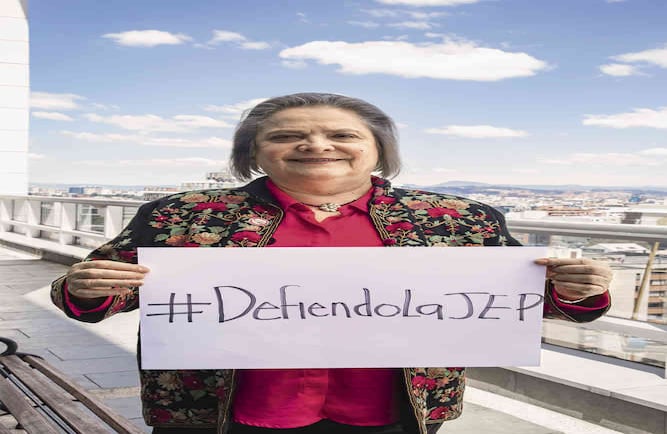 CLARA LÓPEZ, exministra