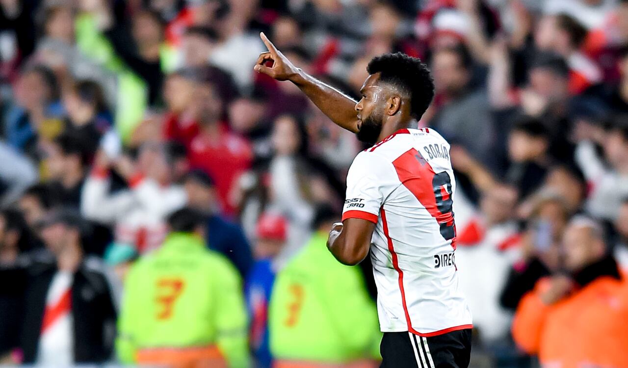 Miguel Borja logró 22 goles en 2656 minutos con la camiseta de River Plate.