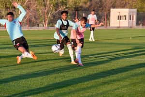 Edier Ocampo y Tomás Ángel, lateral derecho y delantero de la Selección Colombia sub 20