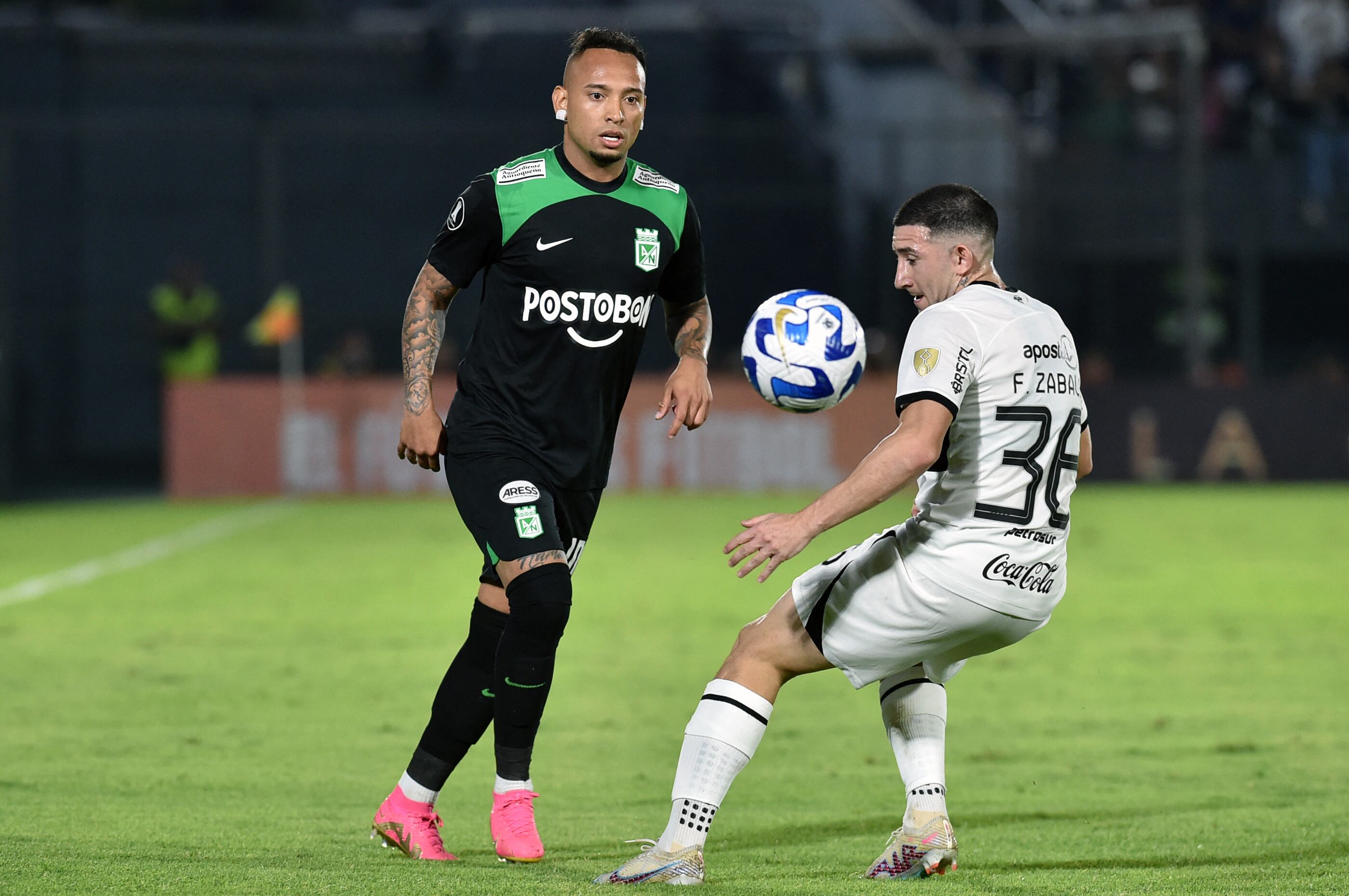 Jarlan Barrera sumó minutos con Nacional en Paraguay.