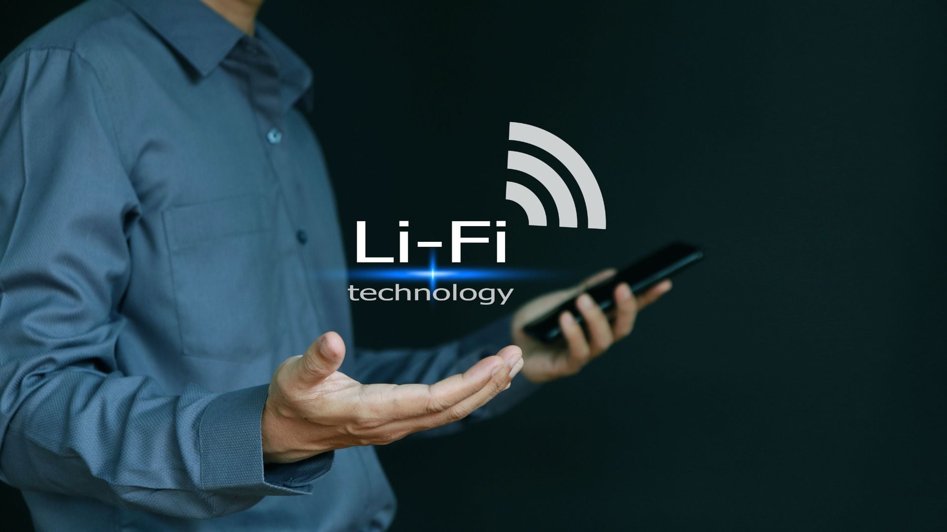 A diferencia del Wi-Fi, que funciona con ondas de radio, el Li-Fi emplea bombillas LED.