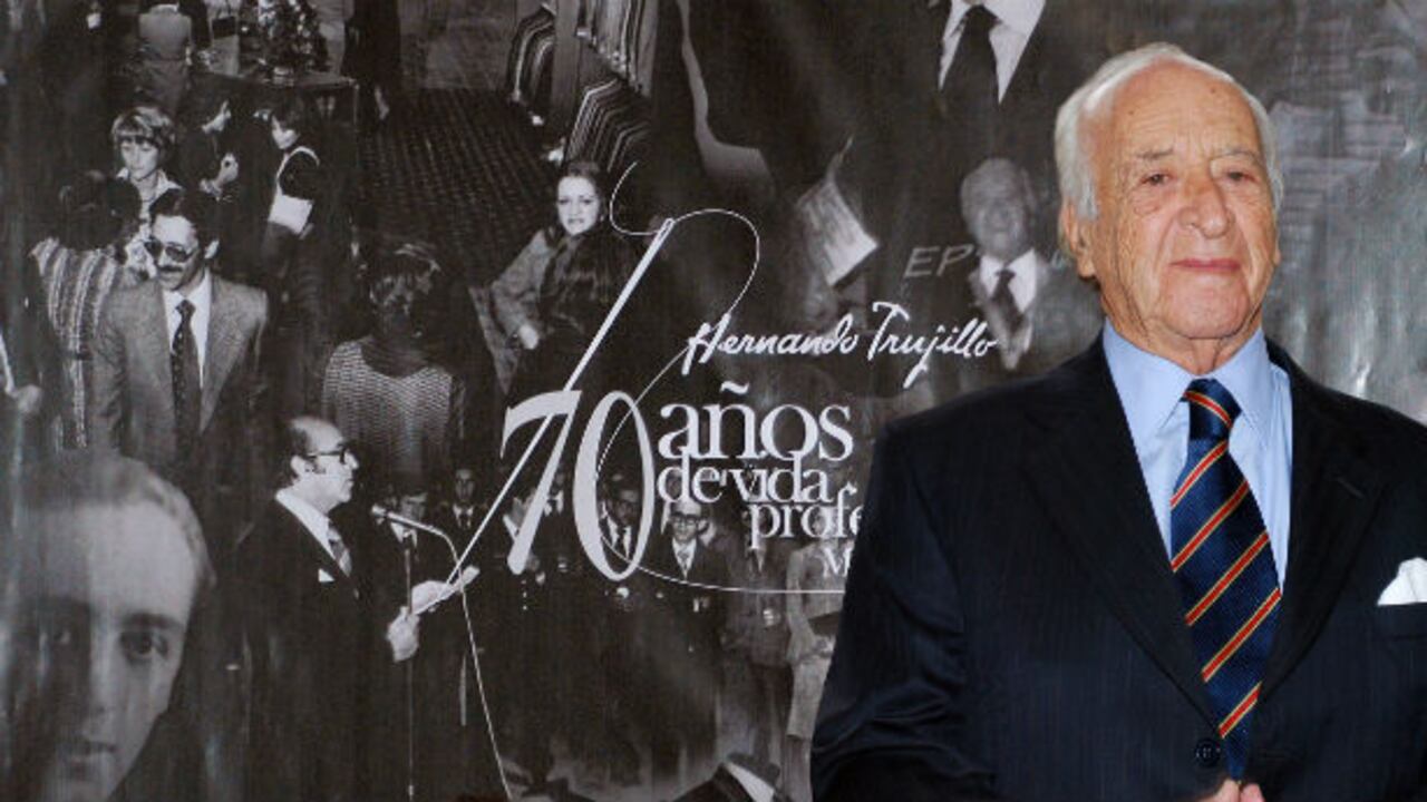 El diseñador durante el homenaje que le brindaron en la Semana Internacional de la Moda de Bogota, 2009.