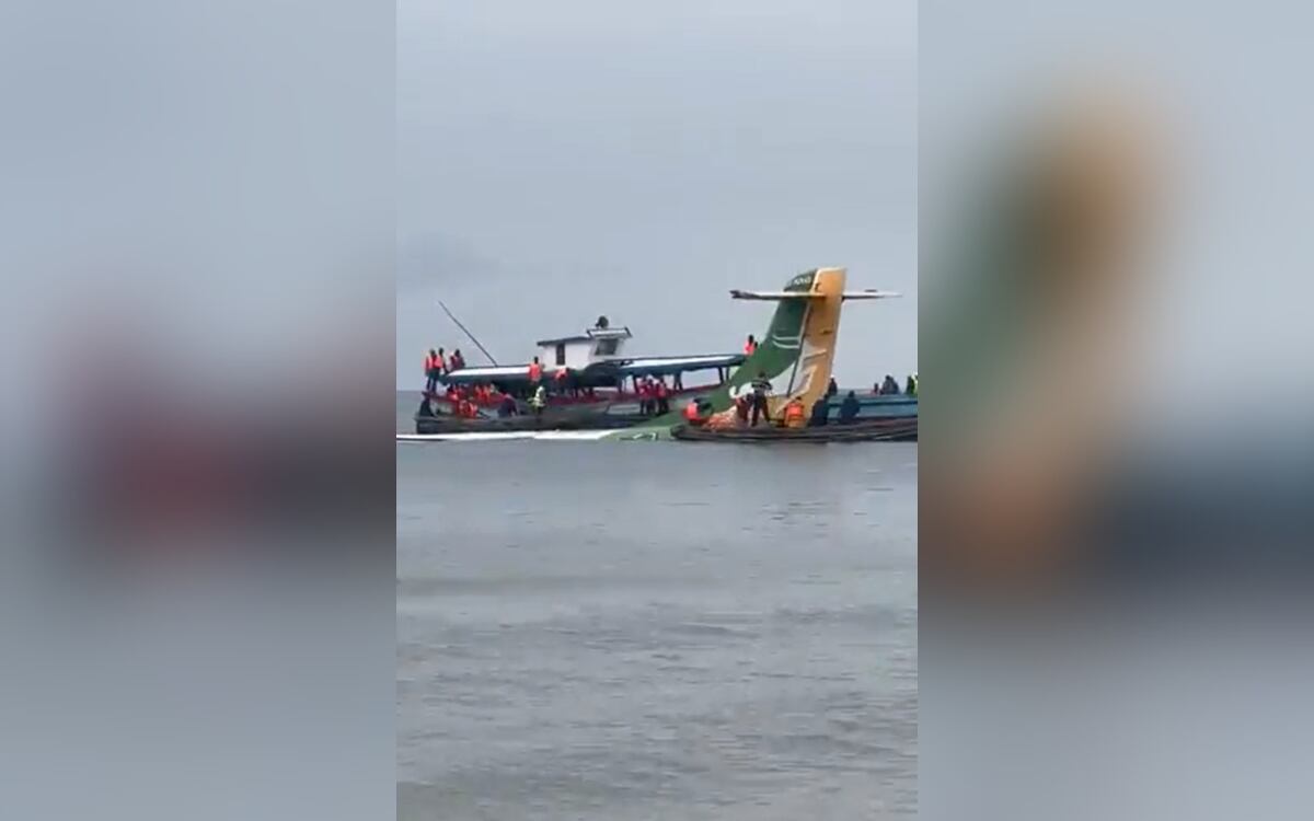 Un avión con 43 personas abordo se estrelló en el lago Victoria, Tanzania,