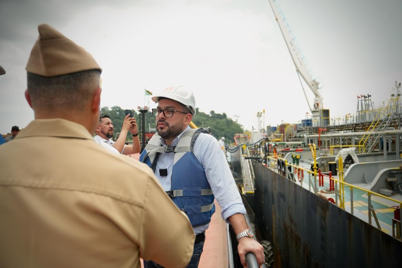 Puerto de Tumaco avanza en su reactivación logística y energética tras visita del MinMinas