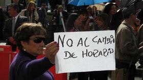 El alcade de Bogotá, Gustavo Petro, modificó los horario laborales de los trabajadores del Distrito. Desde esta semana los funcionarios entrarán a las 9:30 a.m. y saldrán a las 7:00 p.m.