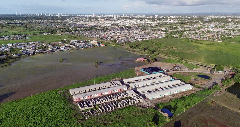 Villa Petro está ubicada en la zona de influencia del humedal Berlín. Según el Plan de Ordenamiento Territorial, se trataría de una zona rural. 