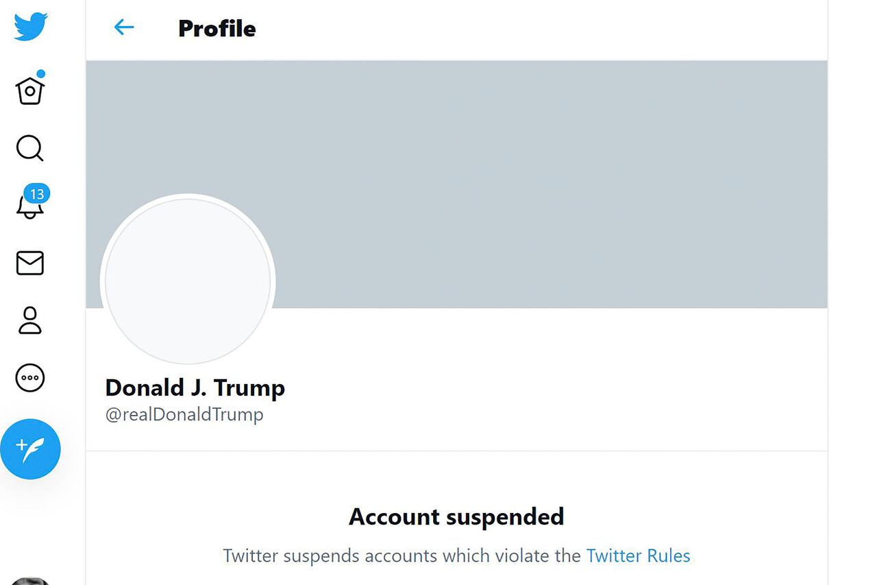 Captura de pantalla del perfil del mandatario estadounidense con la notificación de la suspensión.