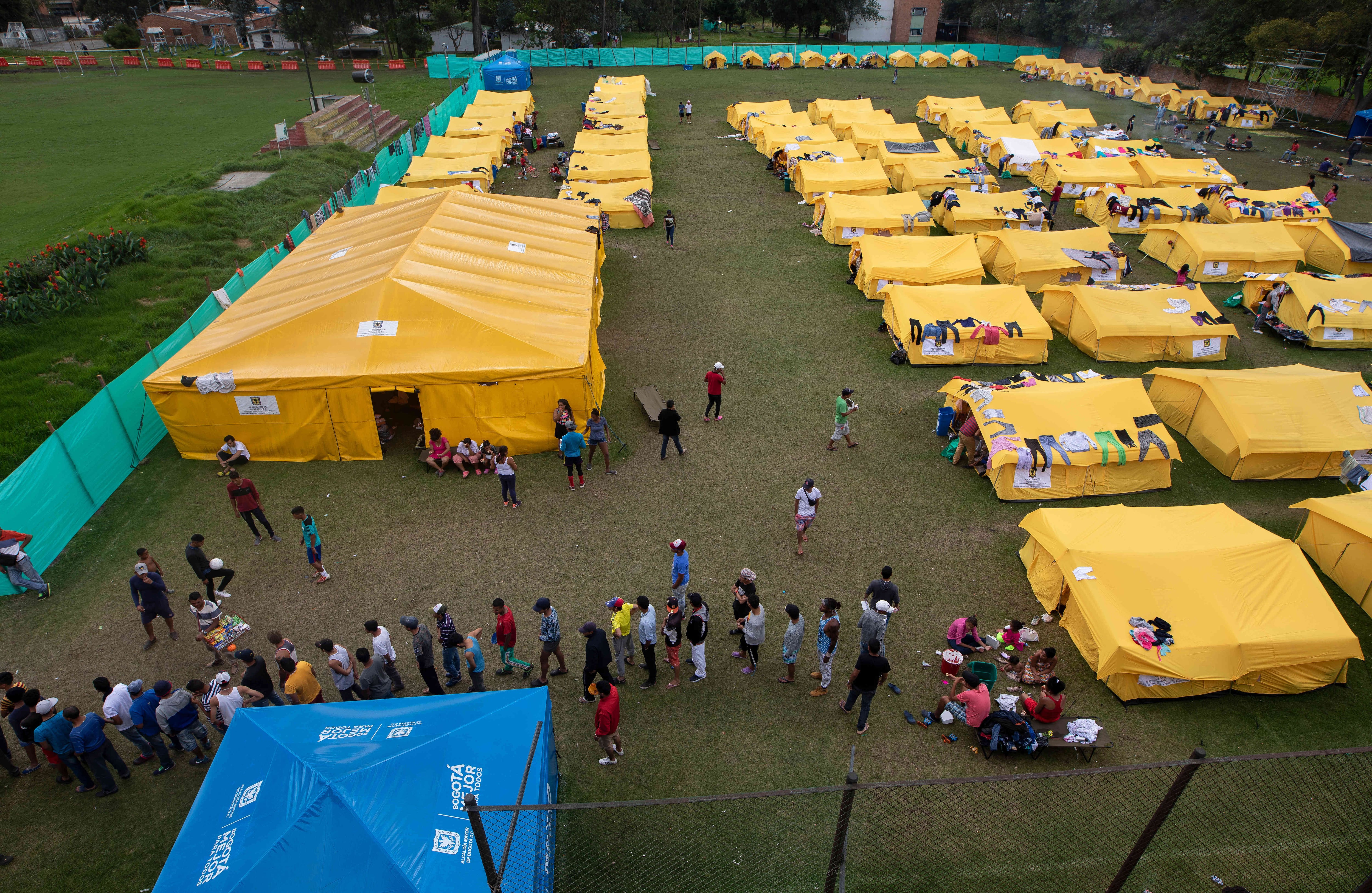 En sus primeros días, según la Alcaldía, este lugar alcanzó a tener más de 50 carpas y a alojar casi 600 migrantes. 