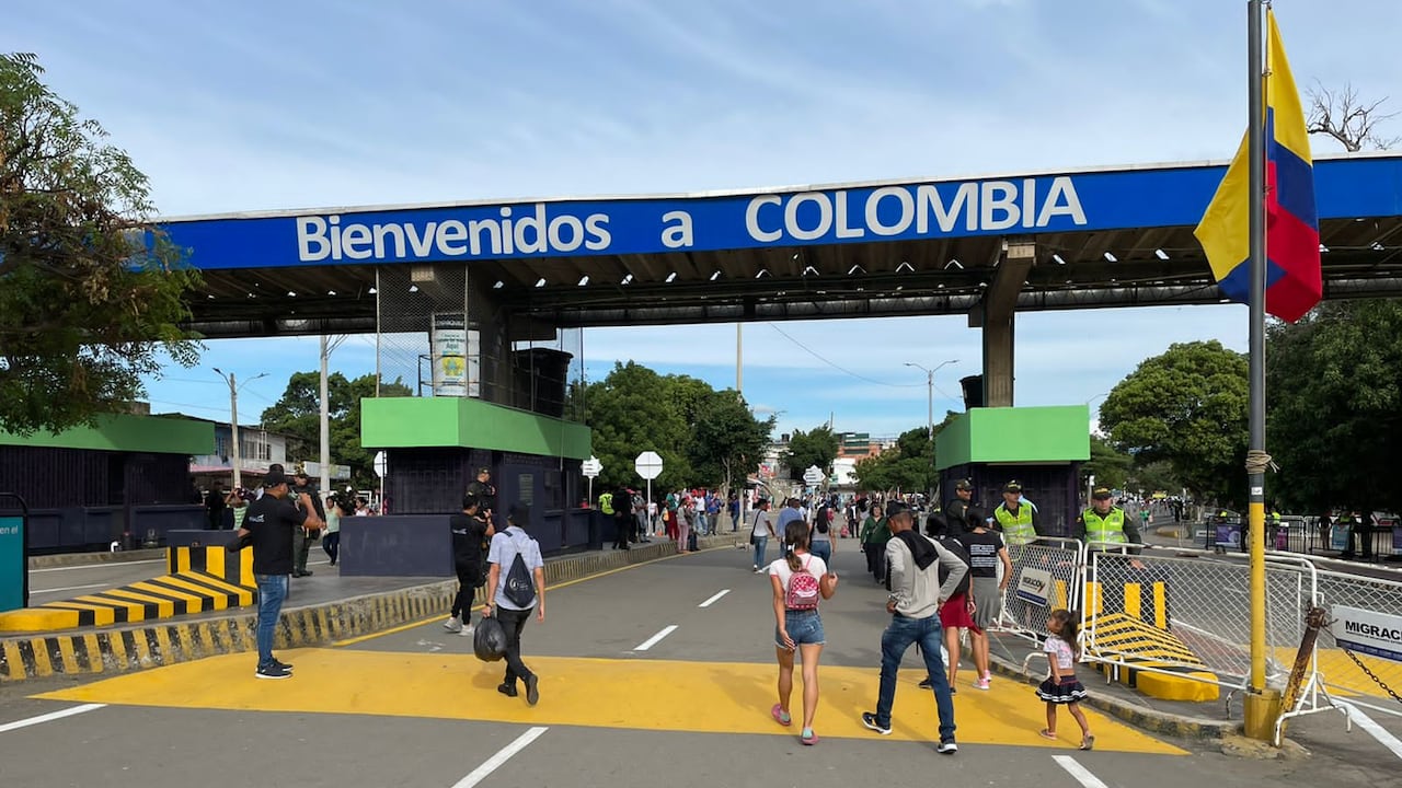 En el puente Internacional Simón Bolívar y el puente Francisco de Paula Santander se puede realizar el procedimiento de inspección y emisión de Certificado de Inspección Sanitaria, CIS del Invima.