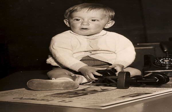 Desde pequeño Santos estuvo ligado al periódico.