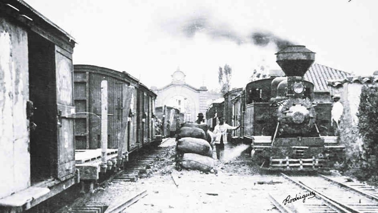 Después de más de 20 años de construcción, el ferrocarril de Antioquia se inauguró en 1929. Foto: Archivo particular.
