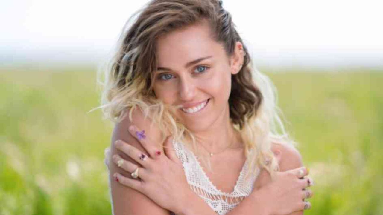 Miley Cyrus se dedica a causas humanitarias y al activismo en favor de los derechos de los LGBT.