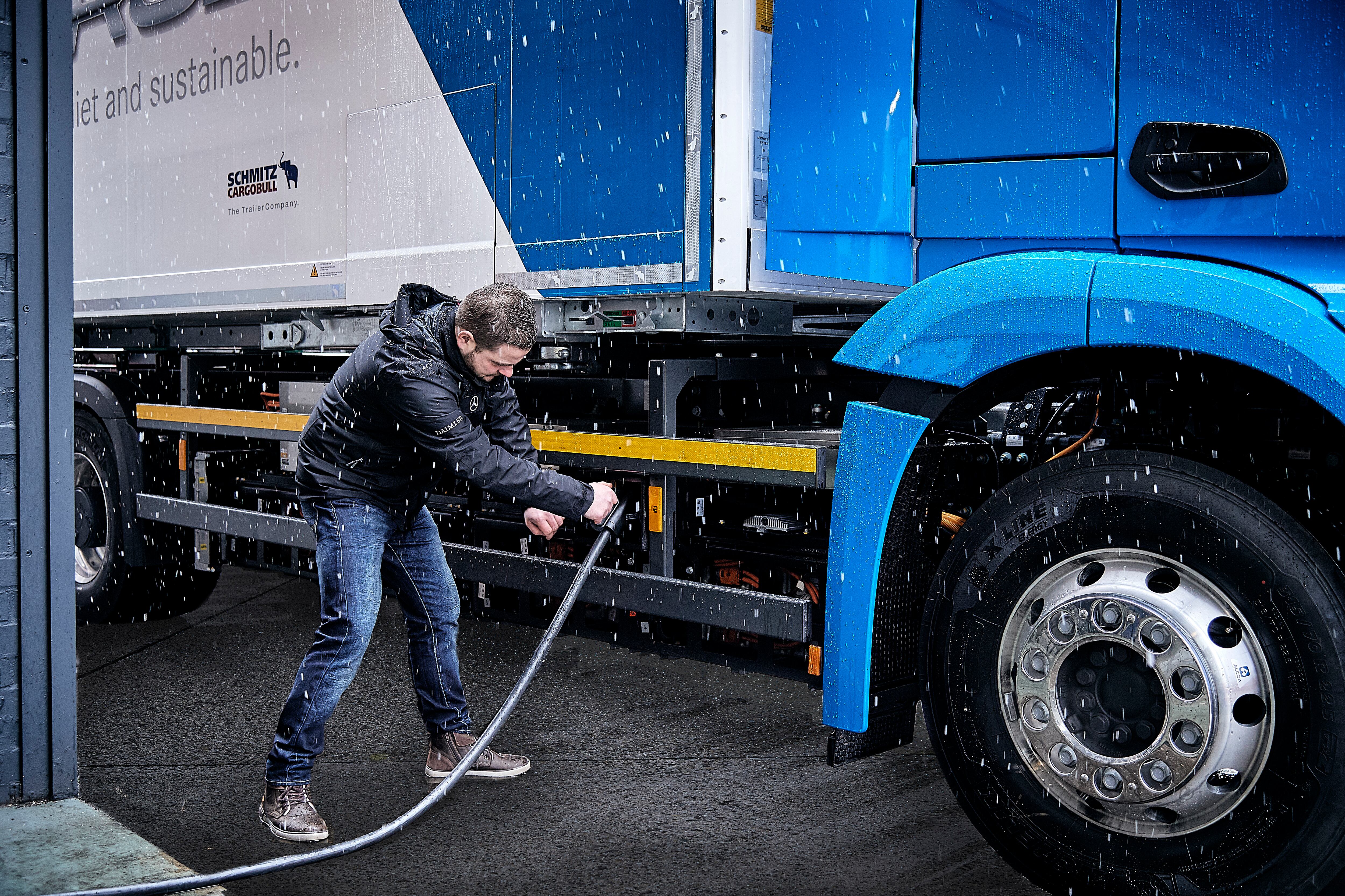 En 2016, MercedesBenz fue el primer
fabricante del mundo en presentar un camión eléctrico de gran potencia destinado a la distribución urbana.