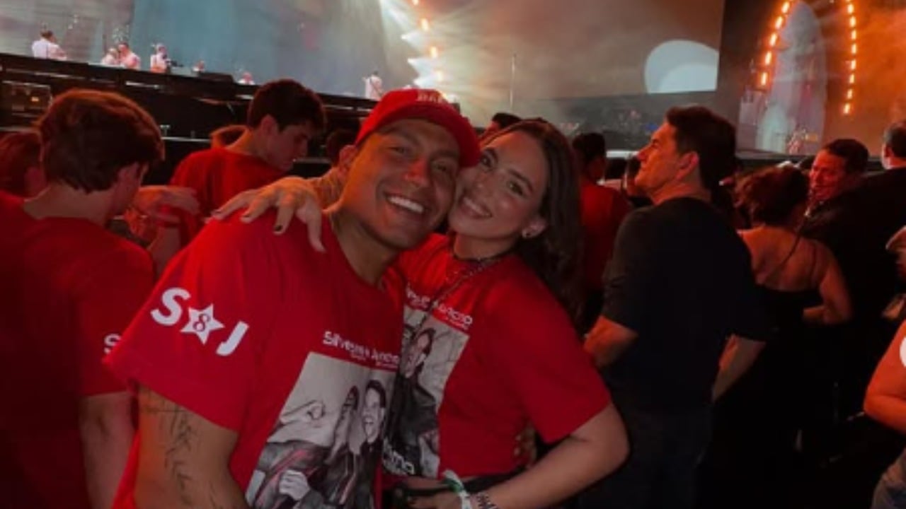 Juanda Caribe y su pareja.