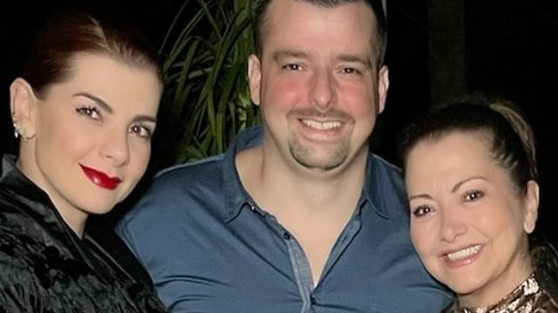 Luz María Osorio demuestra el amor que le tiene a sus hijos Carolina e Iván. Foto: Instagram @luzmaosofe.