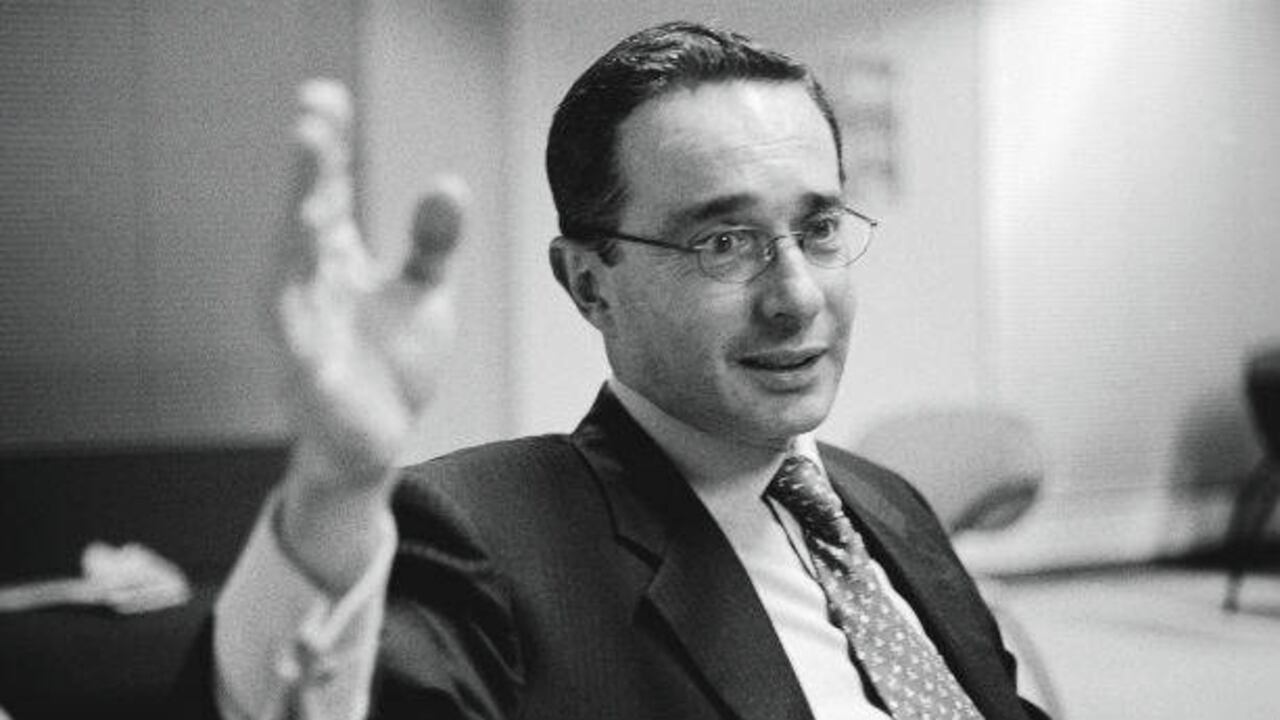 Álvaro Uribe Vélez.