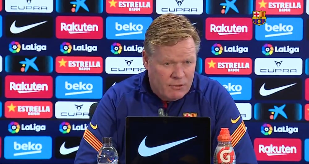 Ronald Koeman tuvo que dejar la rueda de prensa del Barcelona. Foto: Captura de pantalla