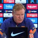Ronald Koeman tuvo que dejar la rueda de prensa del Barcelona.