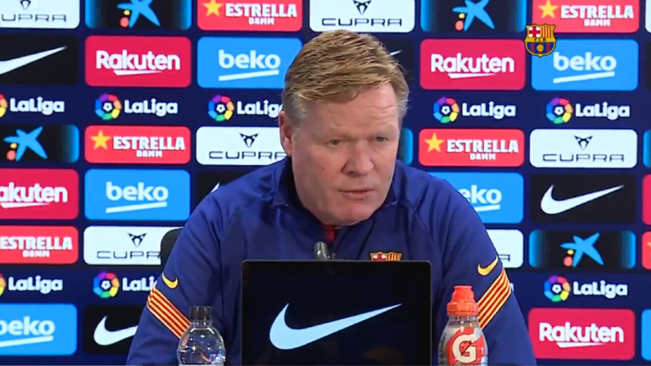 Ronald Koeman tuvo que dejar la rueda de prensa del Barcelona.