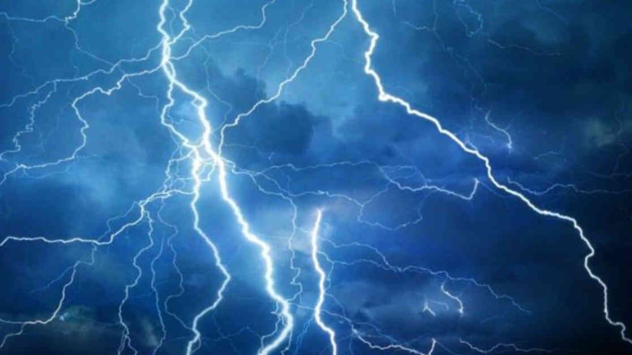 El rayo cayó sobre la menor cuando estaba en su casa, ubicada en la localidad de Kennedy.