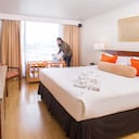 Lancaster House combina la amplitud de sus suites de 1 y 2 alcobas con espacios para la realización de eventos sociales o corporativos.