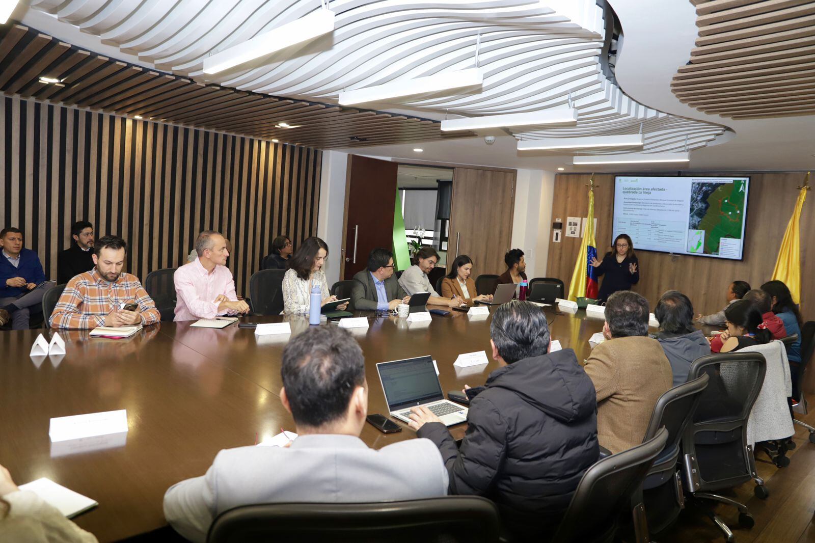 Desde hace cuatro semanas se conformó la mesa de trabajo interinstitucional y
de expertos y científicos