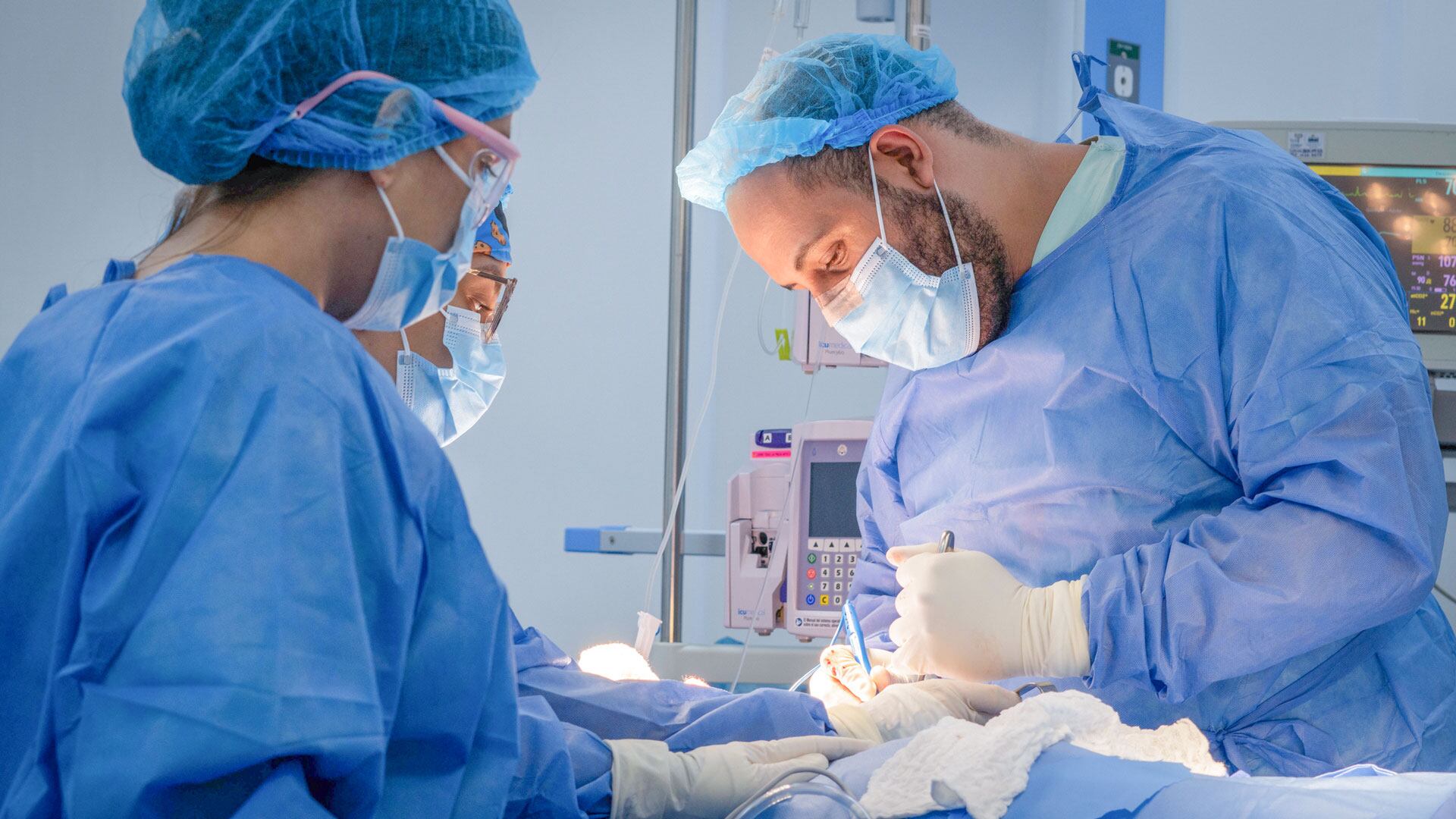 Odontectomía transoral en el HIC