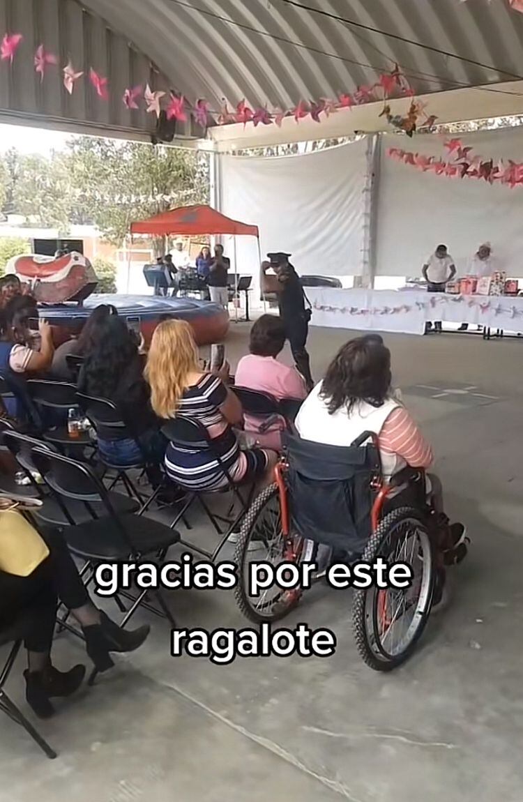 "Policía" invitado