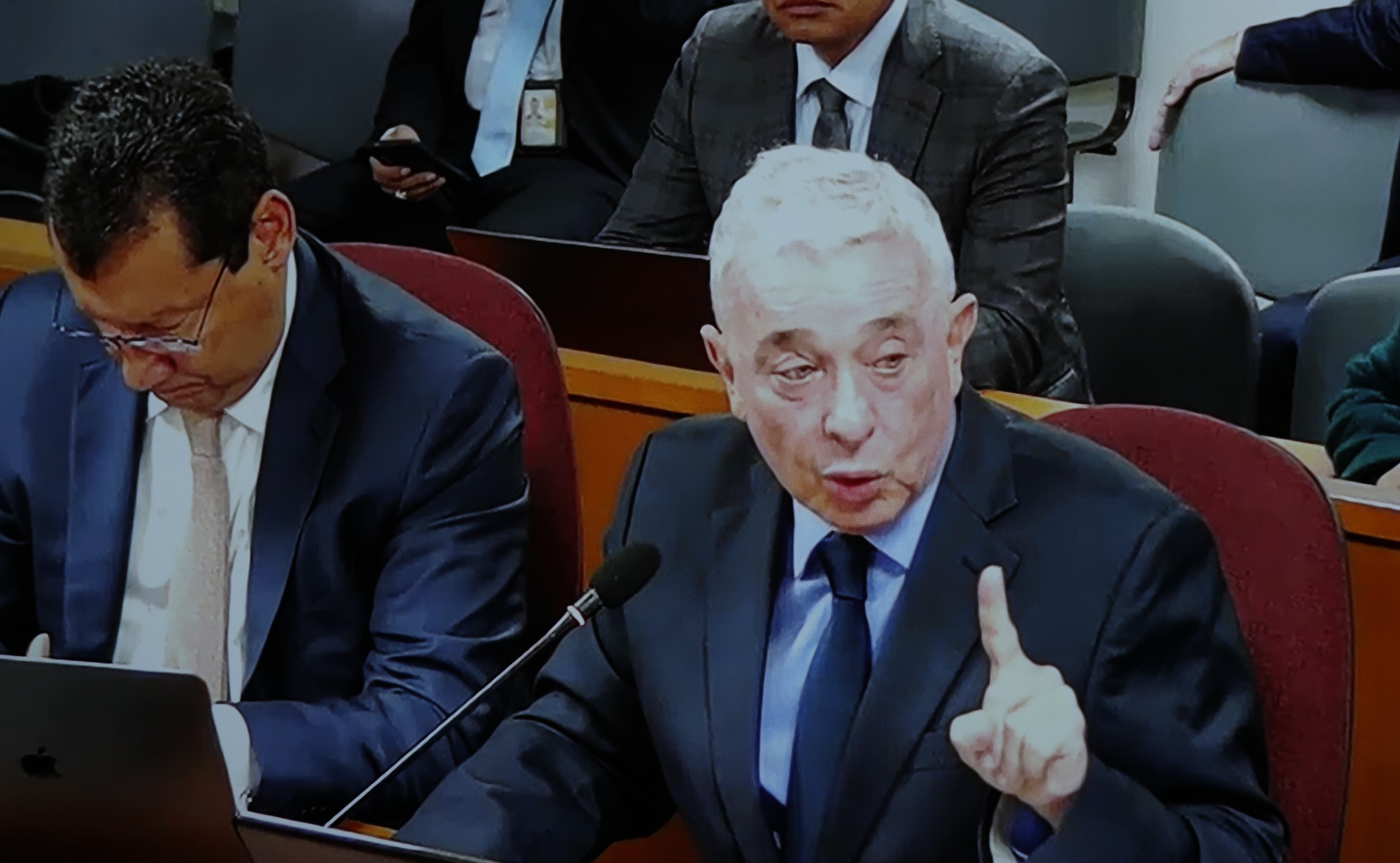 Expresidente Álvaro Uribe Vélez presenta  su defensa técnica ante las acusaciones de la Fiscalía
7 julio 2025