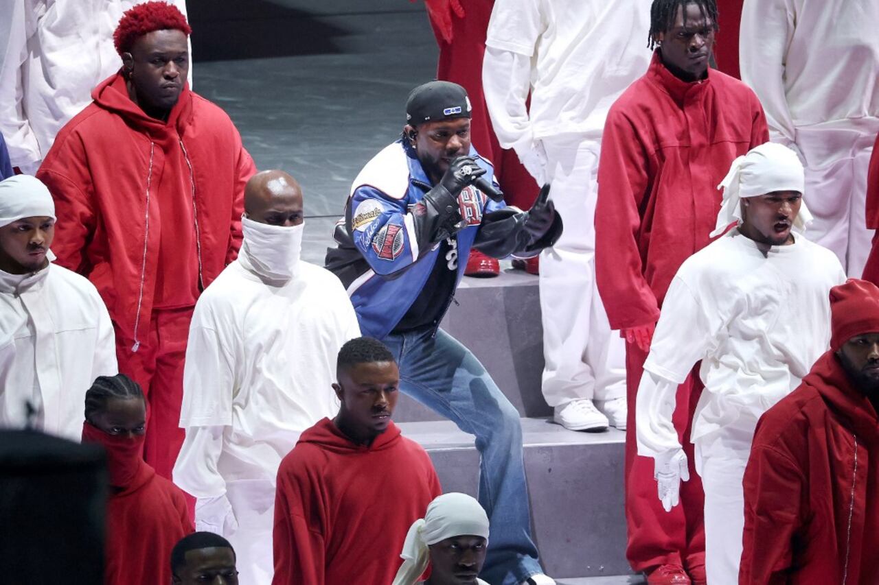 Kendrick Lamar se presenta en el escenario durante el espectáculo de medio tiempo del Super Bowl LIX de Apple Music en el Caesars Superdome el 9 de febrero de 2025 en Nueva Orleans, Luisiana. Chris Graythen/Getty Images/AFP (Photo by Chris Graythen / GETTY IMAGES NORTH AMERICA / Getty Images via AFP)
