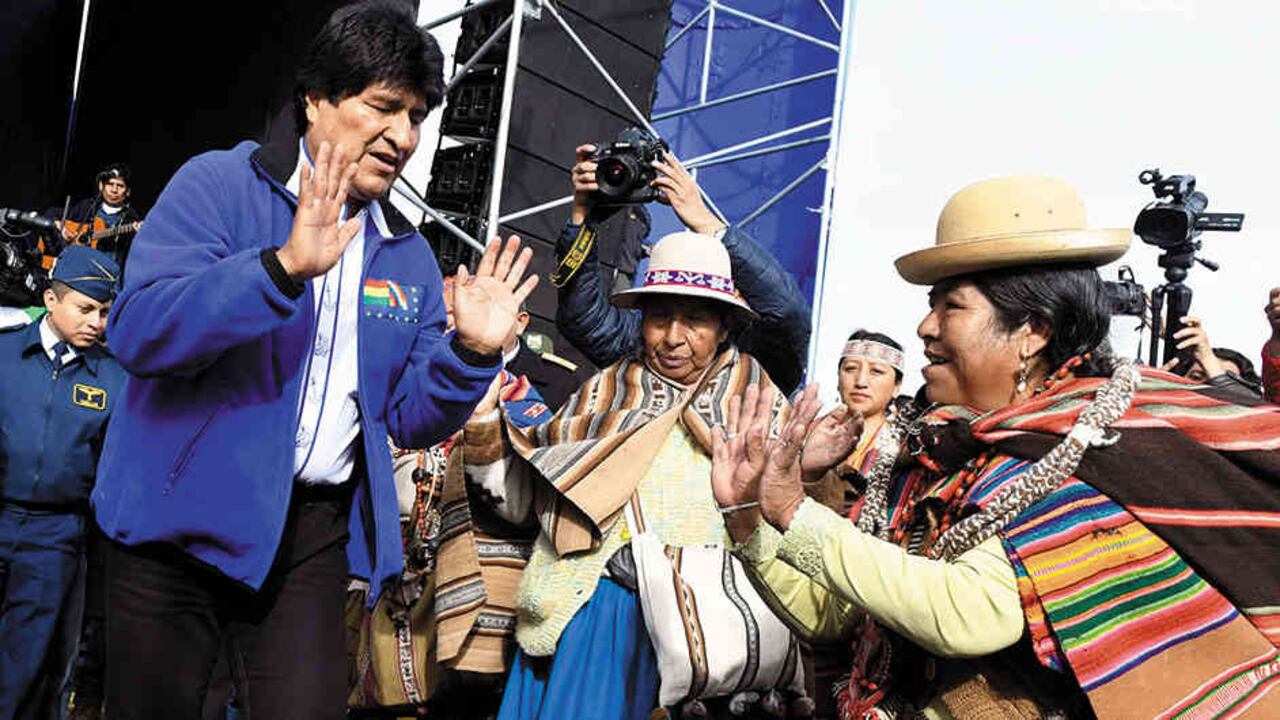 Los indígenas respaldaron a Evo en sus anteriores candidaturas, pero con el tiempo su apoyo se redujo y esta semana algunos protestaron junto a grupos estudiantiles contra la nueva postulación.