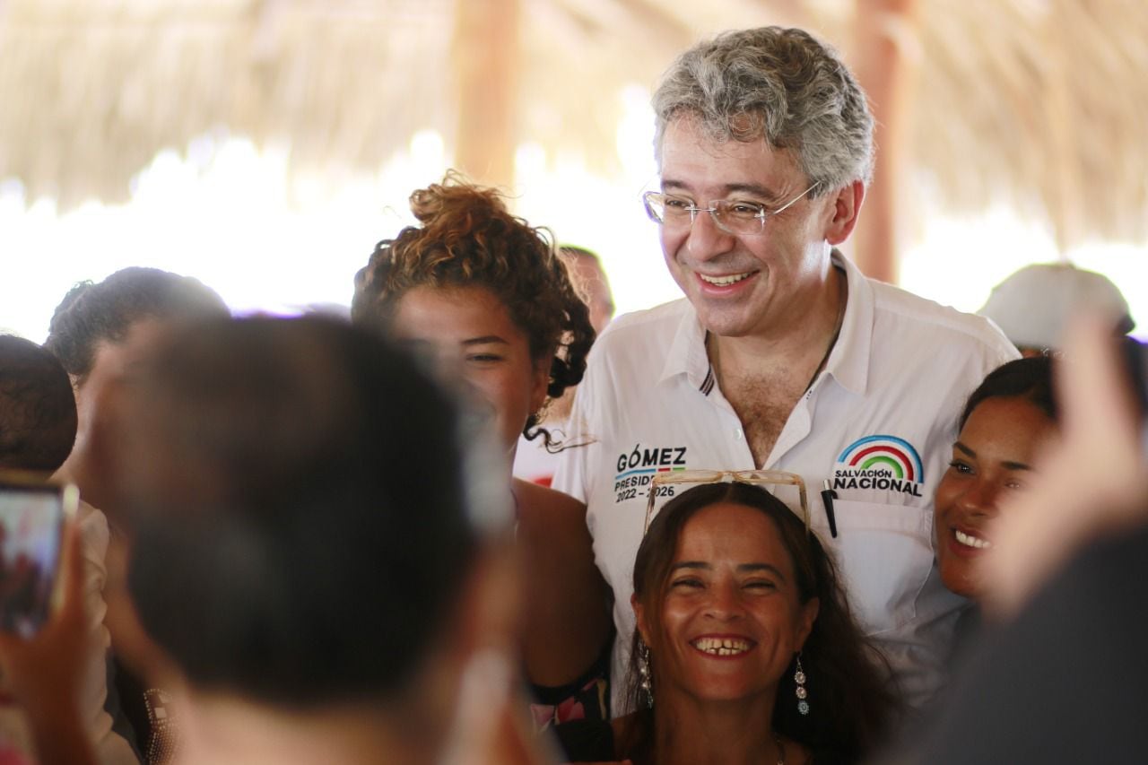 Enrique Gómez en la Guajira Foto: Prensa Enrique Gómez