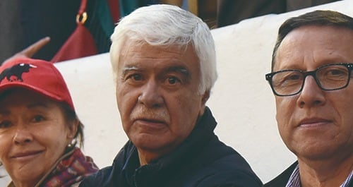 Bogotá, 22 de enero de 2017. Aura Lucía Mera, Germán castro Caycedo, Víctor Diusabá. Cronistas taurinos en el palco de Prensa del callejón de la plaza de toros de Santamaría.