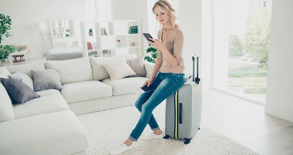 El intercambio de casas o couchsurfing, son alternativas que permiten ahorrar casi todo el costo del alojamiento