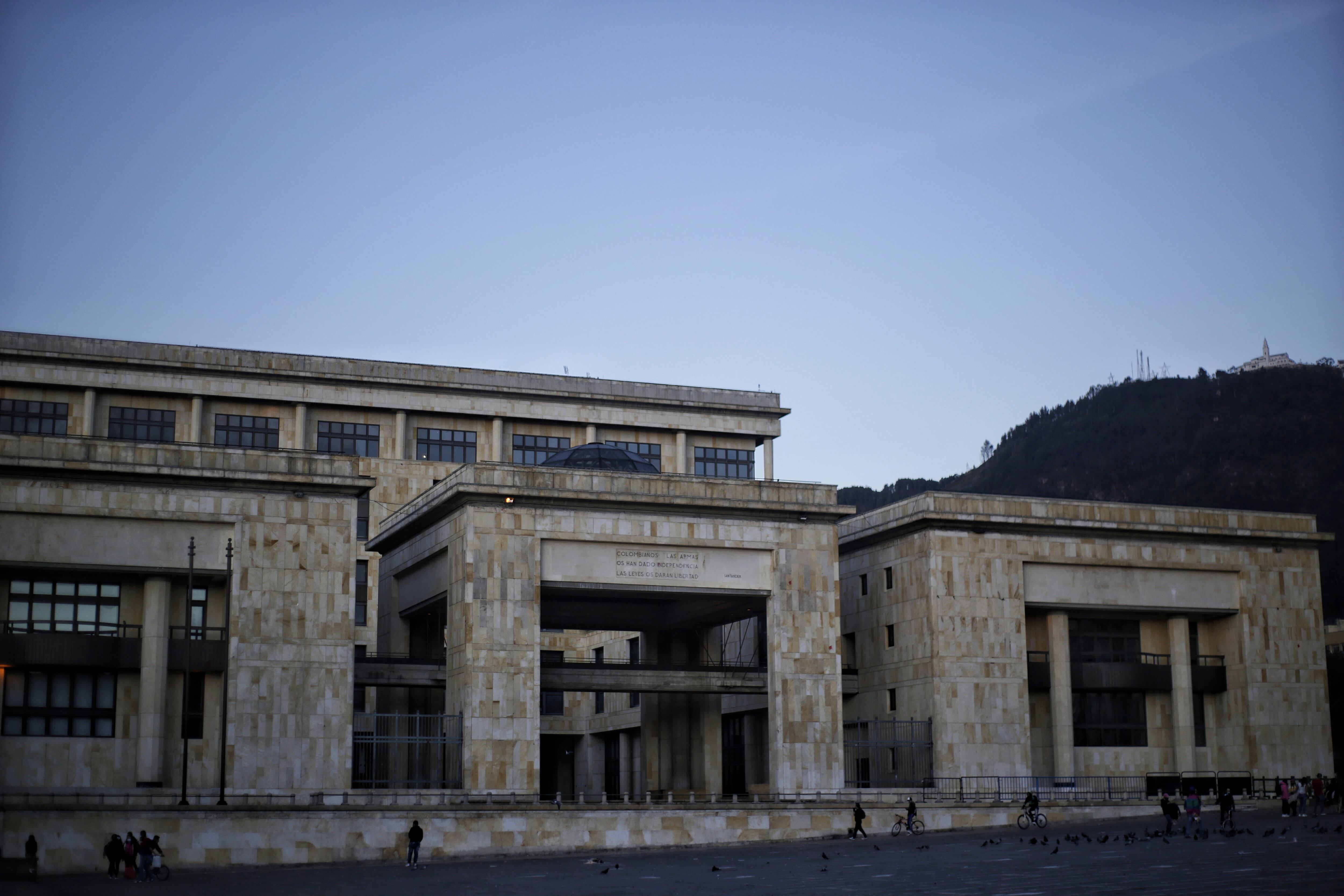 La desaparición de Irma Franco se dio tras la toma y la retoma del Palacio de Justicia, en Bogotá, en 1985. De acuerdo con José Dorado, su cuerpo fue sepultado en instalaciones del Ejército Nacional.