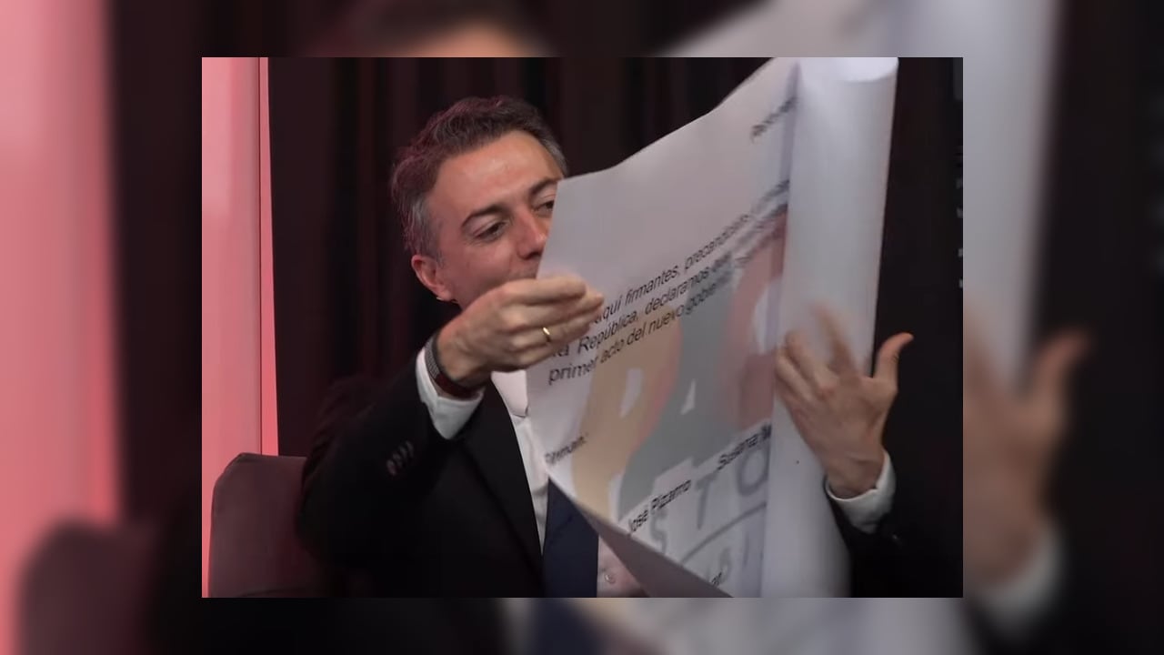 Daniel Quintero Calle, precandidato presidencial, cuando debatía con otros aspirantes petristas, en Bogotá, el 16 de septiembre de 2025