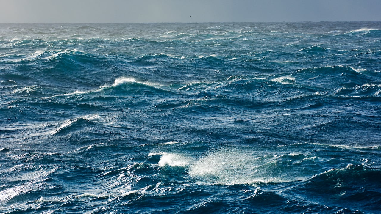 El oficial naval retirado duró 93 días sumergido en una cápsula al interior del Océano Atlántico.