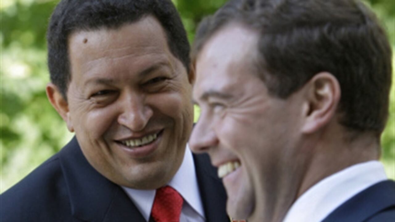 Diplomáticos latinoamericanos en Moscú expresaron preocupación por el impacto potencial de la negociación de armas sobre la seguridad regional. Hugo Chávez, presidente de Venezuela y el presidente de Rusia, Dmitry Medvedev.