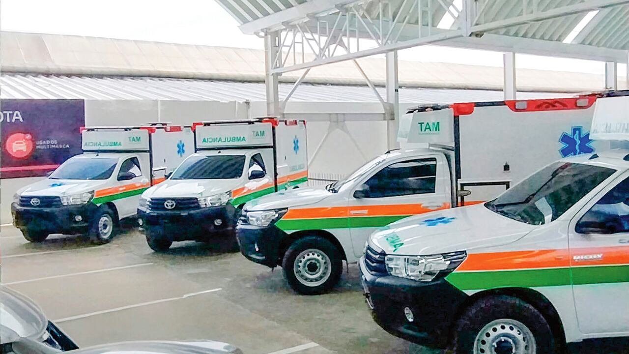Cuatro ambulancias también estuvieron en el inventario.