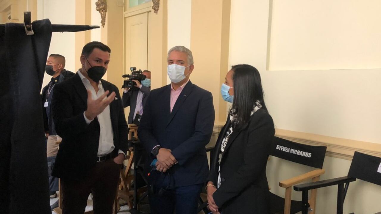 El mandatario estuvo en el rodaje de la película Freelance.