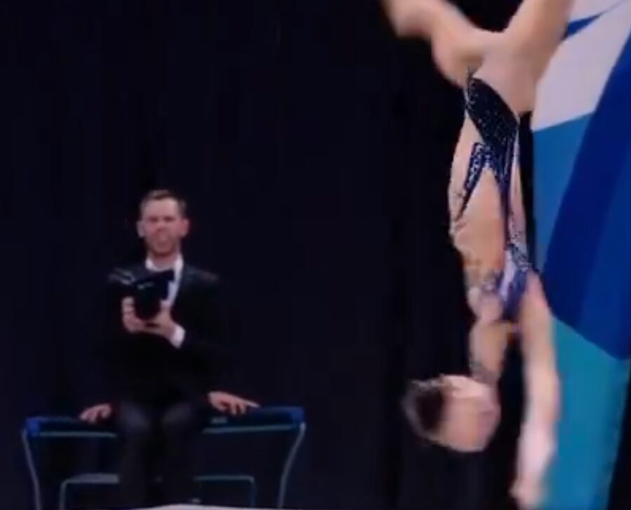 Un usuario destacó la duplicación del juez y la deformación del suelo, cuestionando el entusiasmo por Sora.