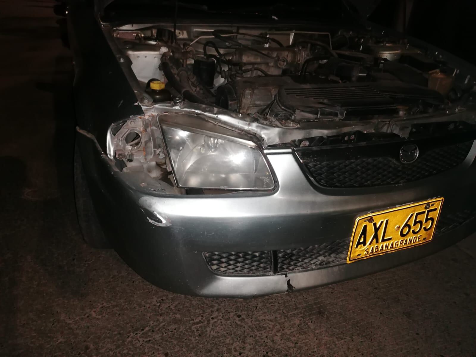 En medio de la persecución, el carro en el que iban algunos capturado, fue chocado.