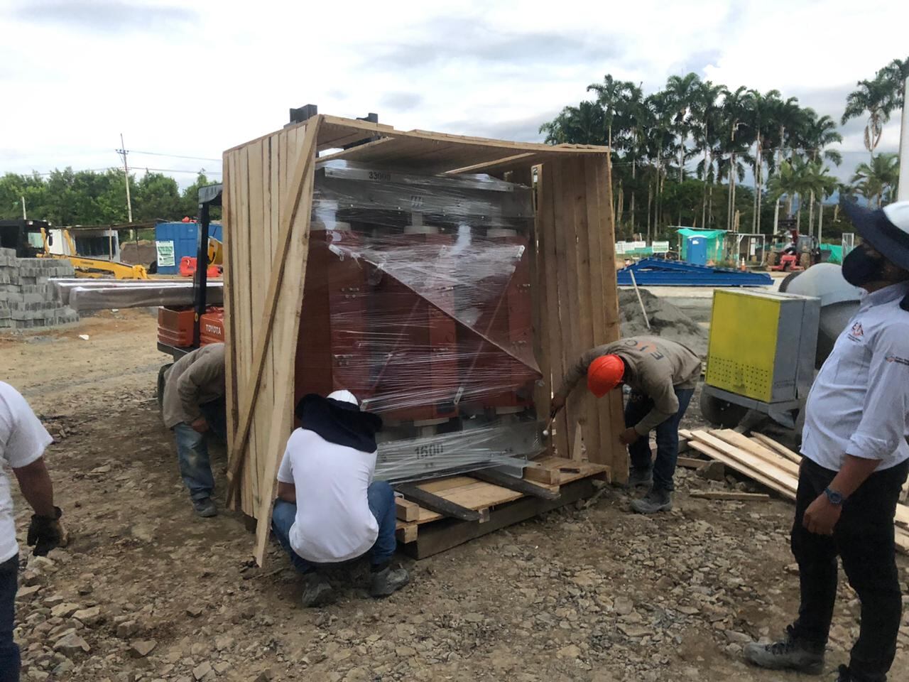 El traslado requirió la contratación de varios servicios de tractomula entre Bogotá y Pereira.