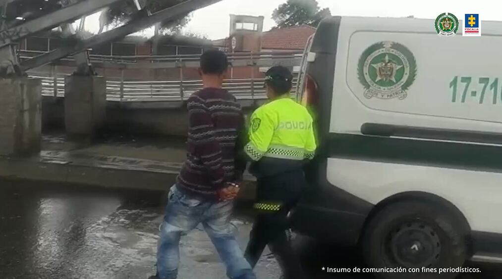 Hombre abusó de una menor en Transmilenio tras intimidarla y romperle el vestido; fue descubierto en flagrancia y enviado a la cárcel