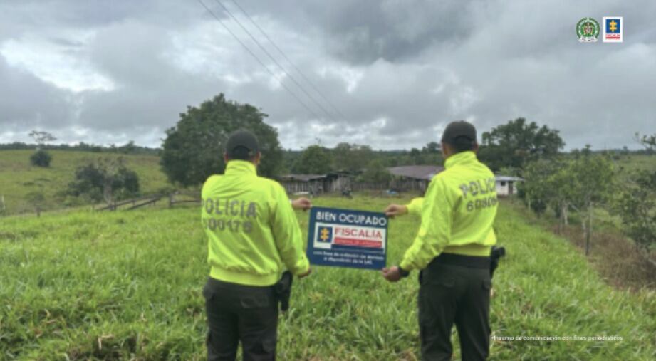 Golpe a red de funcionarios públicos que alteraban linderos para entregar extensos terrenos a cambio de jugosos sobornos