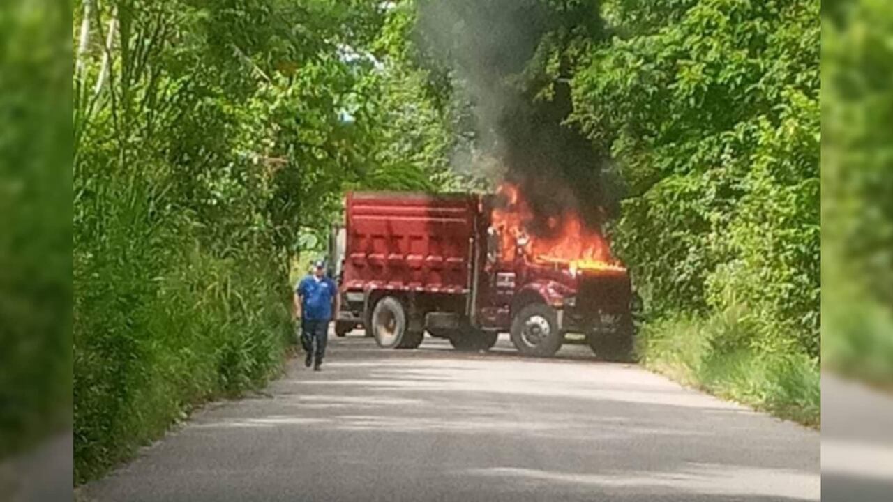 Las autoridades verifican la situación de orden público.