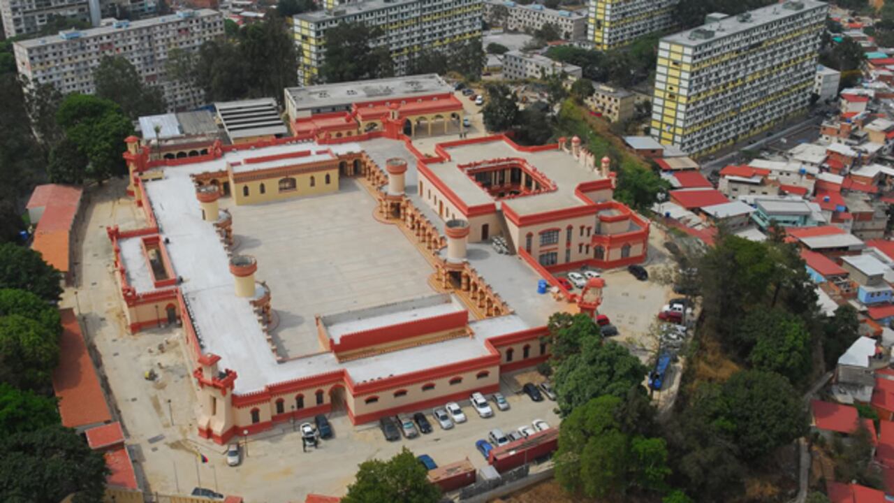 Vista aérea del Museo Militar de Caracas.