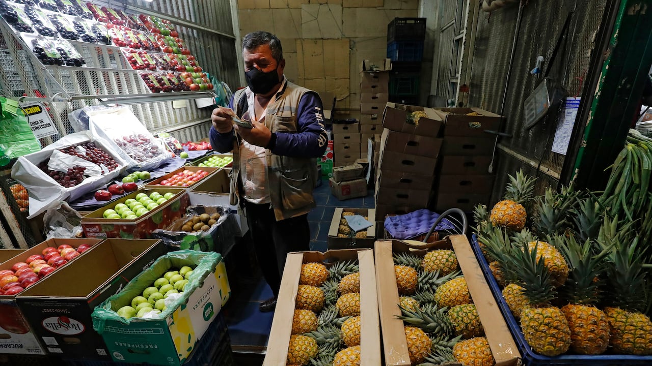 Las frutas además de ayudar a llevar una dieta sana, también tienen grandes aportes a la salud.
