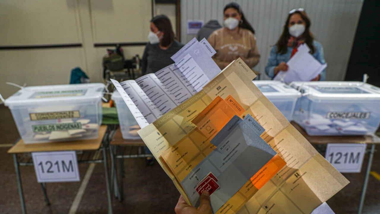Izquierda chilena domina provisionalmente en elección Constituyente